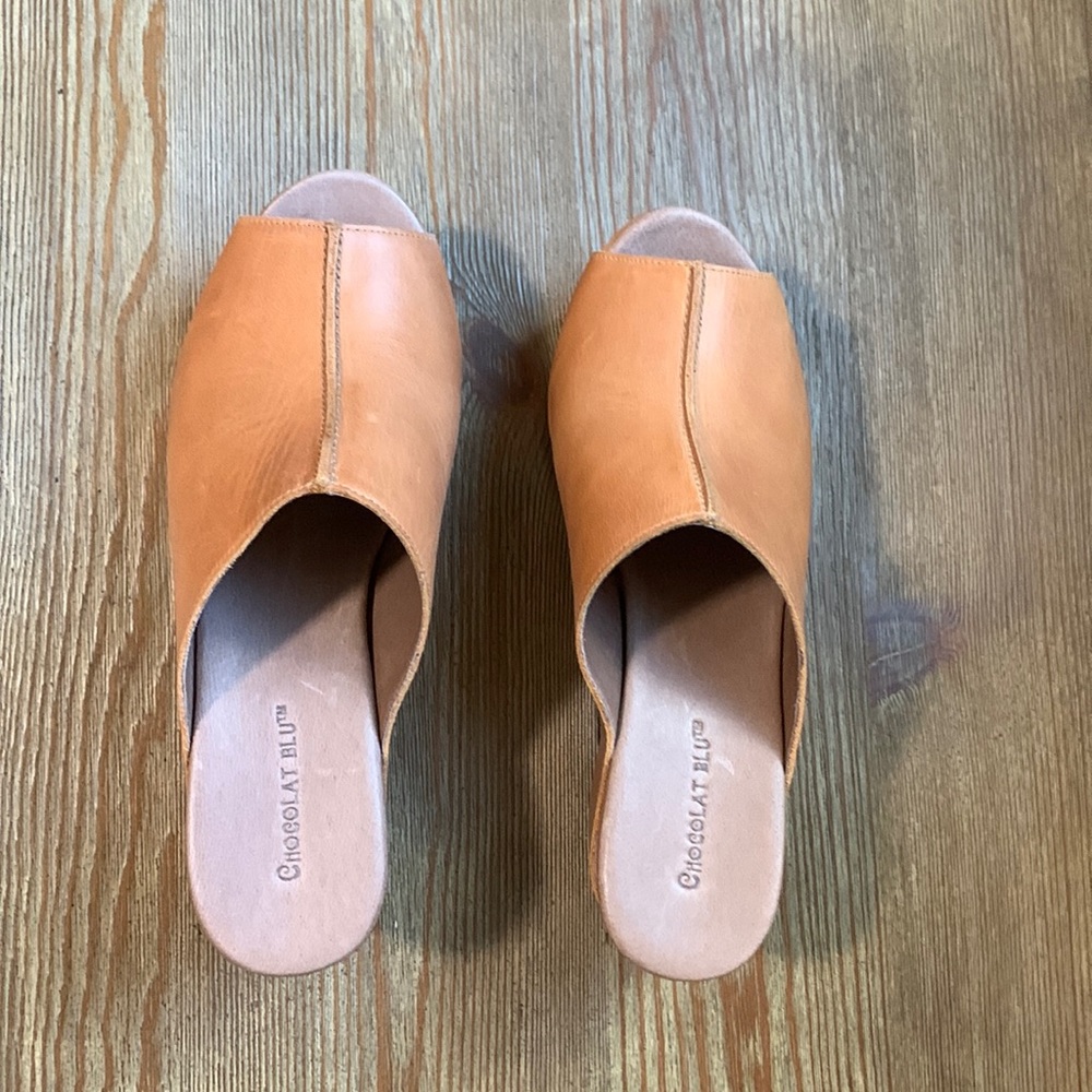 Chocolate Blu platforms like new